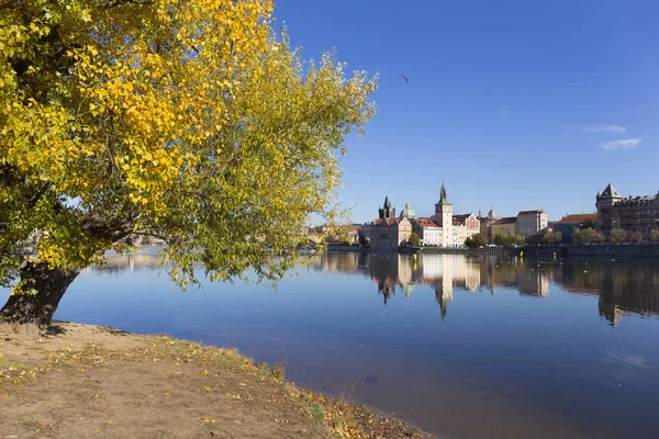 Colorato Autunno Praga Città Vecchia Sopra Fiume Moldava Repubblica Ceca — Foto Stock