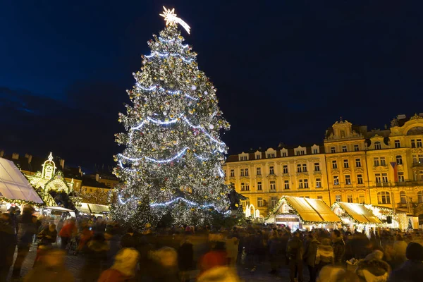 Albero Natale Nella Notte Piazza Della Città Vecchia Praga Repubblica — Foto Stock