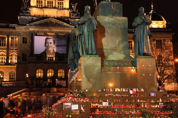 Prag, mum ışıkları eski Cumhurbaşkanı Vaclav Havel, Çek Cumhuriyeti  