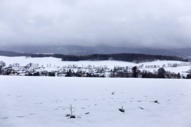 Karlı Kuzey Bohemya manzara, Jizerske Mountains, Çek Cumhuriyeti