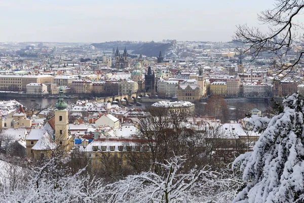 Verschneite Stadt Prag Von Hill Petrin Tschechische Republik — Stockfoto