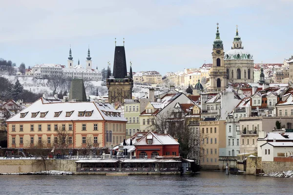 Snow Prague Ciudad Pequeña Con Catedral San Nicolás República Checa —  Fotos de Stock