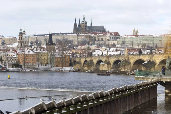 Snowy Mala Strana Zamek Praski Most Karola Republika Czeska — Zdjęcie stockowe