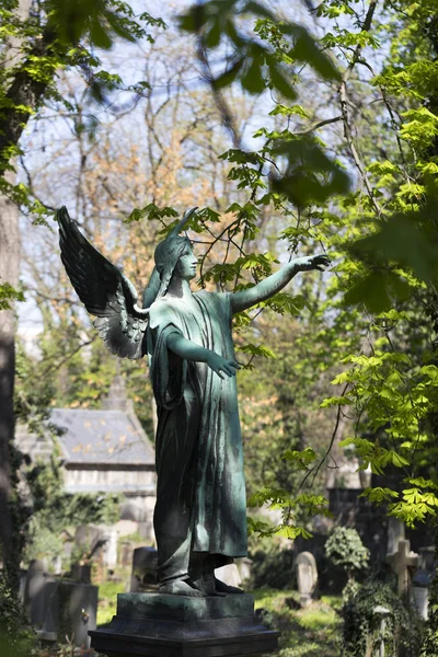 Historische Statue Auf Dem Geheimnisvollen Alten Prager Friedhof Tschechische Republik — Stockfoto