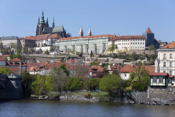 Солнечный Город Над Рекой Влтава Чехия — стоковое фото