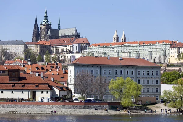 Sunny Prague City Por Encima Del Río Moldava República Checa — Foto de Stock