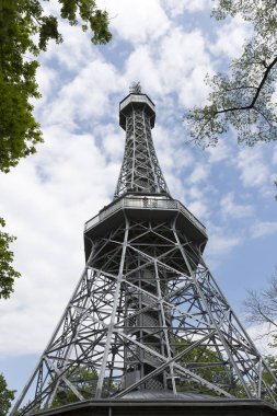 Prag Tepesi Petrin'deki Petrin Gözetleme Kulesi'nde Bahar Manzarası, Azaltılmış Eyfel Kulesi Repliği, Çek Cumhuriyeti