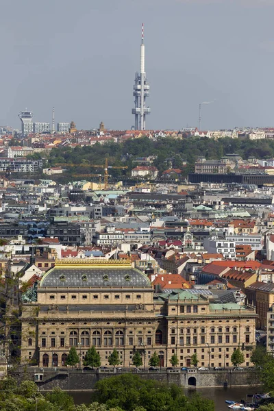 Frühling Prag Stadt Mit Grüner Natur Und Blühenden Bäumen Vom — Stockfoto