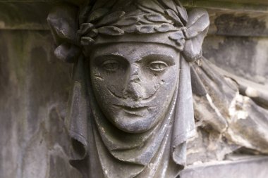 Heykelleri ile Gizem bahar eski Prag Mezarlığı, Çek Cumhuriyeti