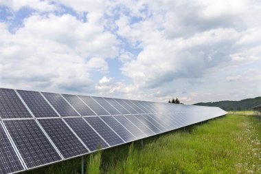 Yay Çayırı 'ndaki Güneş Enerji İstasyonu 