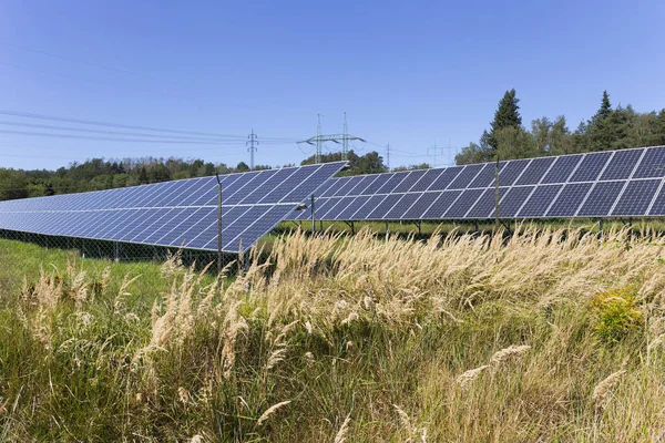 Solar Power Station Yaz Çayır — Stok fotoğraf