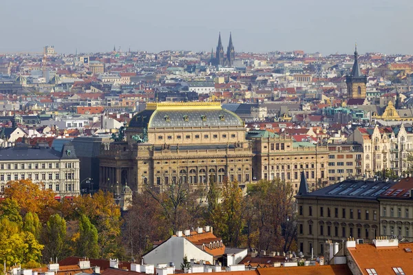 Jesień Praga Miasto Kolorowymi Drzewami Wzgórza Petrin Czechy — Zdjęcie stockowe