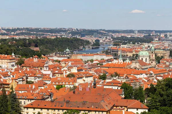 Miasto Praga Zieloną Przyrodą Wzgórza Petrin Czechy — Zdjęcie stockowe