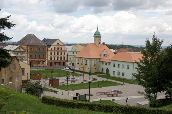 Vista Pequeña Ciudad Javornik Montañas Rychlebske Moravia Del Norte República — Foto de Stock