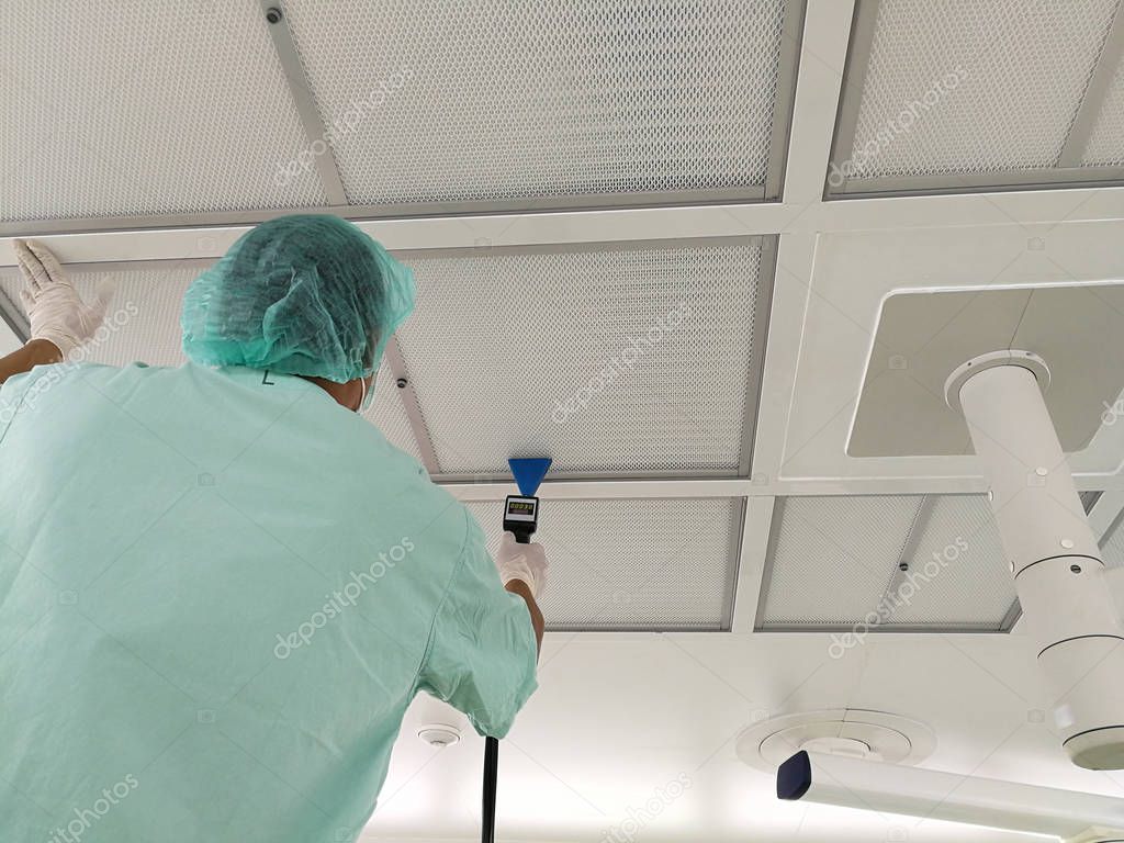 HEPA filter installation leak test - Cleanroom Testing & Certification.