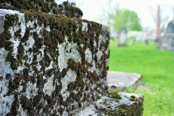Estátua Muito Antiga Lápide Cemitério — Fotografia de Stock