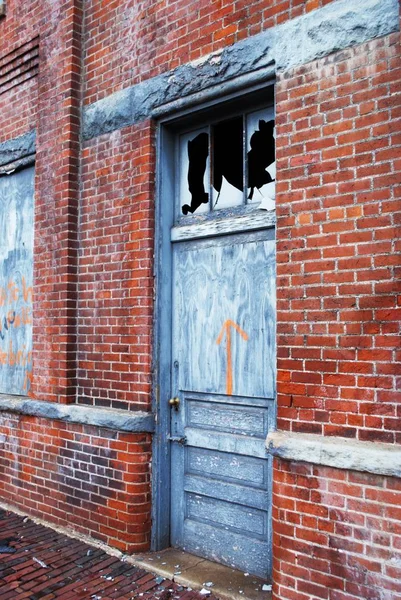 Dépôt Trains Briques Abandonnés Avec Voies Graffitis — Photo