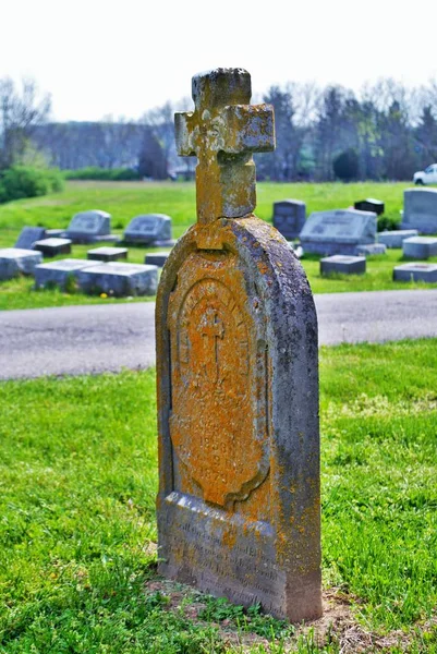 Very Old Statue Headstone Cemetery — ストック写真