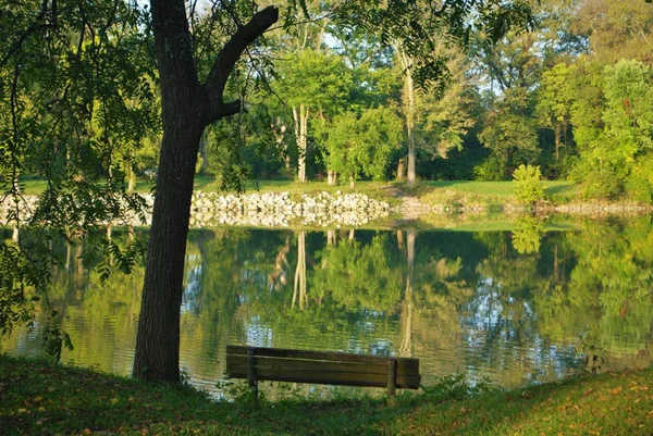 Trees Bench Reflection Great Miami River — Stock Photo, Image