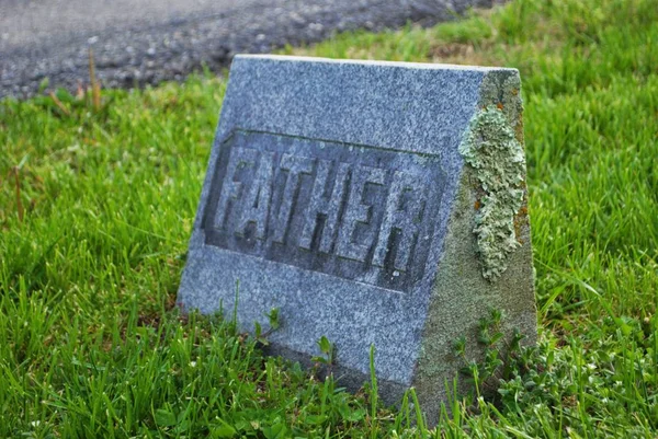 Very Old Mold Covered Headstone Cemetery Father Mother — Stock Photo, Image