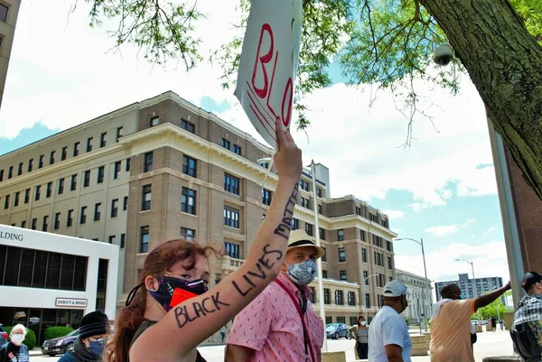 Dayton Ohio Stany Zjednoczone 2020 Protestujący Przeciwko Sprawie Czarnego Życia — Zdjęcie stockowe