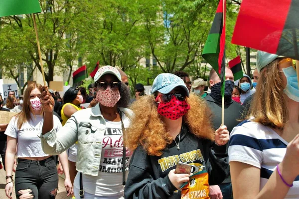 Dayton Ohio Estados Unidos 2020 Manifestantes Comício Vidas Negras Marcham — Fotografia de Stock