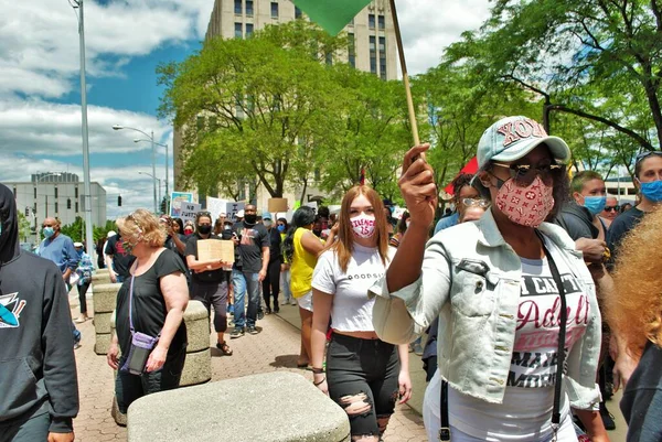 Dayton Ohio Estados Unidos 2020 Manifestantes Comício Vidas Negras Marcham — Fotografia de Stock