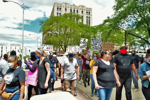 Dayton Ohio Stany Zjednoczone 2020 Protestujący Przeciwko Sprawie Czarnego Życia — Zdjęcie stockowe