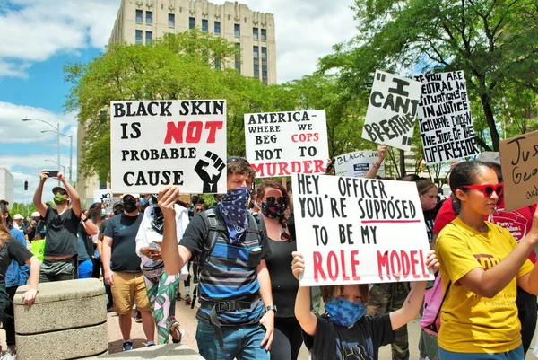 Dayton Ohio Usa 2020 Demonstranten Bei Einer Kundgebung Black Lives — Stockfoto