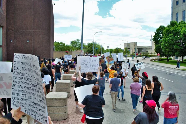 Dayton Ohio Estados Unidos 2020 Manifestantes Comício Vidas Negras Marcham — Fotografia de Stock