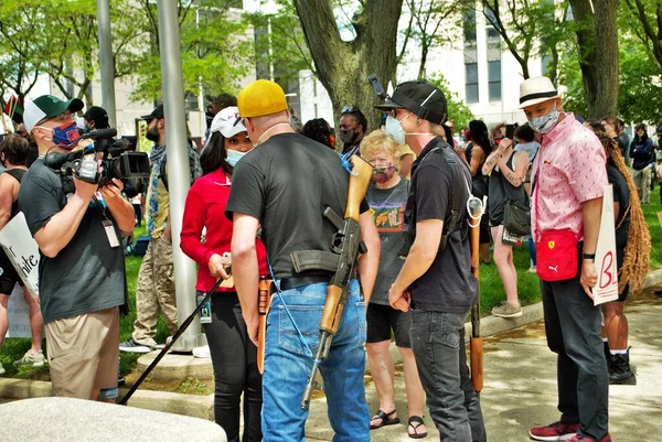 Dayton Ohio Ηνωμένες Πολιτείες 2020 Μμε Ανακρίνουν Διαδηλωτές Συγκέντρωση Μαύρων — Φωτογραφία Αρχείου