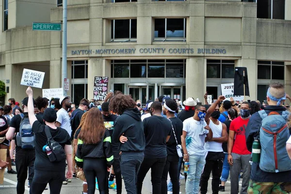 Dayton Ohio États Unis 2020 Des Manifestants Lors Rassemblement Personnes — Photo