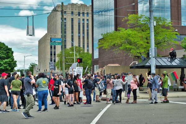 Dayton Ohio Stany Zjednoczone 2020 Protestujący Przeciwko Sprawie Czarnego Życia — Zdjęcie stockowe