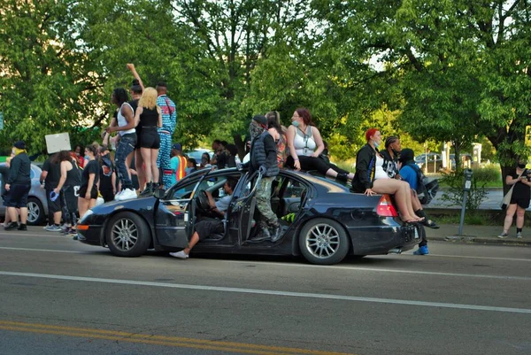 Dayton Ohio Estados Unidos 2020 Manifestantes Carro Surfando Uma Vida — Fotografia de Stock