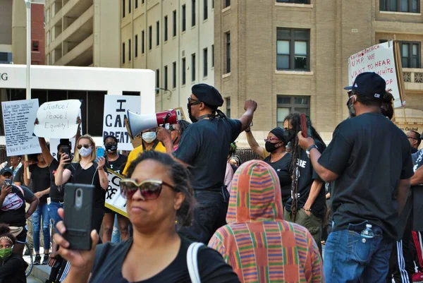 Dayton Ohio Estados Unidos 2020 Manifestantes Comício Vidas Negras Marcham — Fotografia de Stock