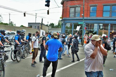 Dayton, Ohio, ABD 05 / 30 / 2020 Siyahi Yaşamı Protestocuları, OC biber gazı sıktıktan sonra düzenlenen mitingde