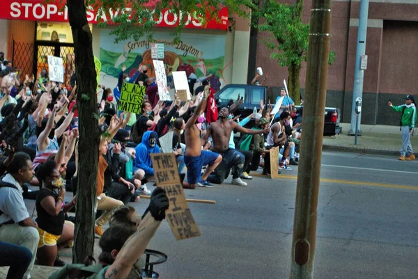 Dayton Ohio États Unis 2020 Des Manifestants Lors Rassemblement Personnes — Photo