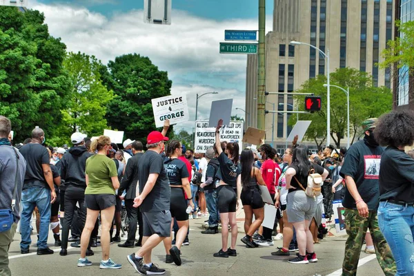 Dayton Ohio Estados Unidos 2020 Manifestantes Mitin Sobre Materia Vidas —  Fotos de Stock