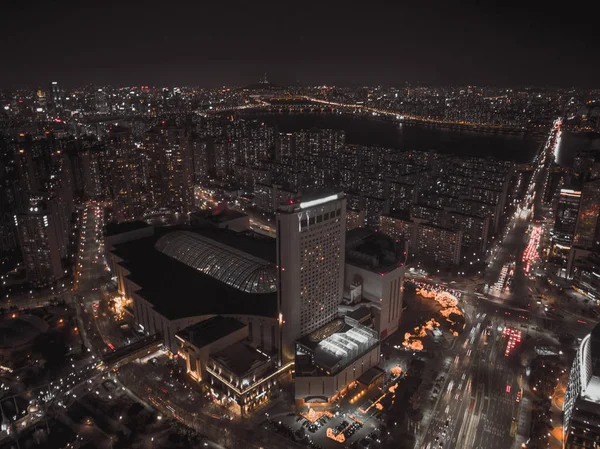 Seul 'de gece hava manzarası var.