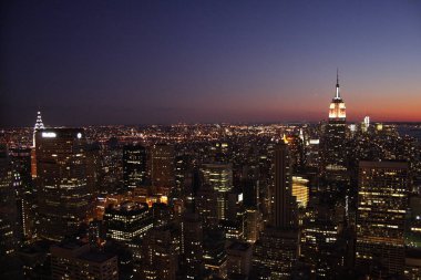Empire state ve Chrysler Binası Top of the Rock'tan görüntülendi