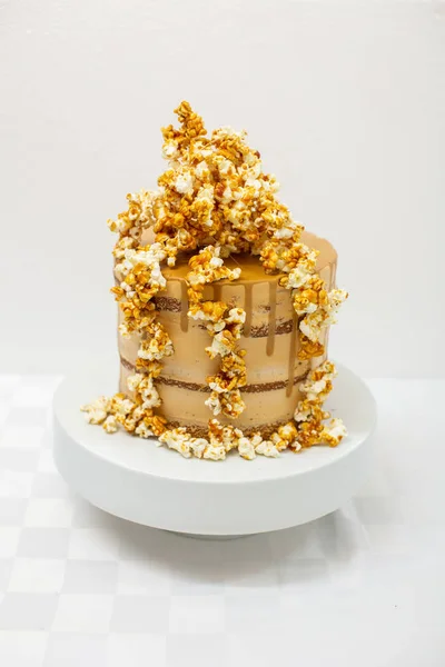 Caramel Popcorn Cake White Background — Stock Photo, Image