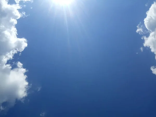 하늘과 햇빛을 — 스톡 사진