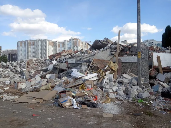 Edificio Destruido Terremoto Pila Escombros Escombros Vertedero Ciudad —  Fotos de Stock