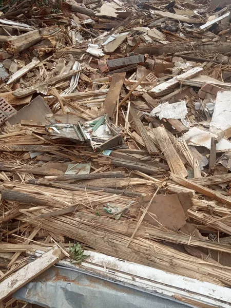 Restos Una Vieja Casa Madera Destruida Devastación Ruina Pobreza —  Fotos de Stock