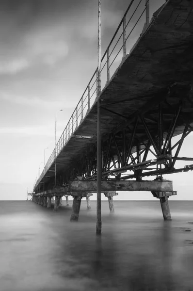 Black White Photo Old Beach Pier Long Exposure Photography — Stock Photo, Image