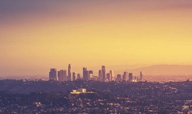 Gün batımında Downtown Los Angeles manzarası