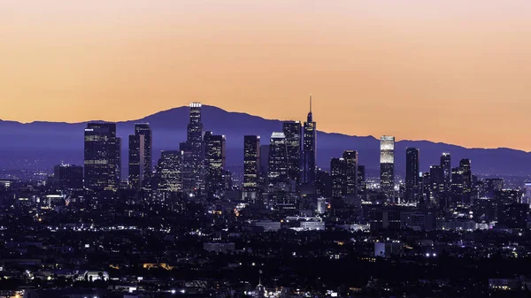 Skyline del centro de Los Ángeles al amanecer — Foto de Stock