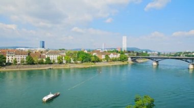 Ren Nehri boyunca Basel Panorama. Basel-Stadt, İsviçre.