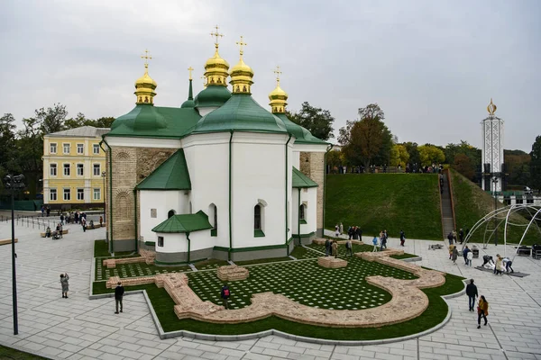 Église du Sauveur à Berestove Berestovi à Kiev, Ukraine. septembre 2019 — Photo