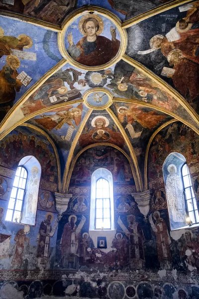 Fragmentos de afrescos pinturas de parede nas paredes da Igreja do Salvador em Berestove em Kiev, Ucrânia . — Fotografia de Stock